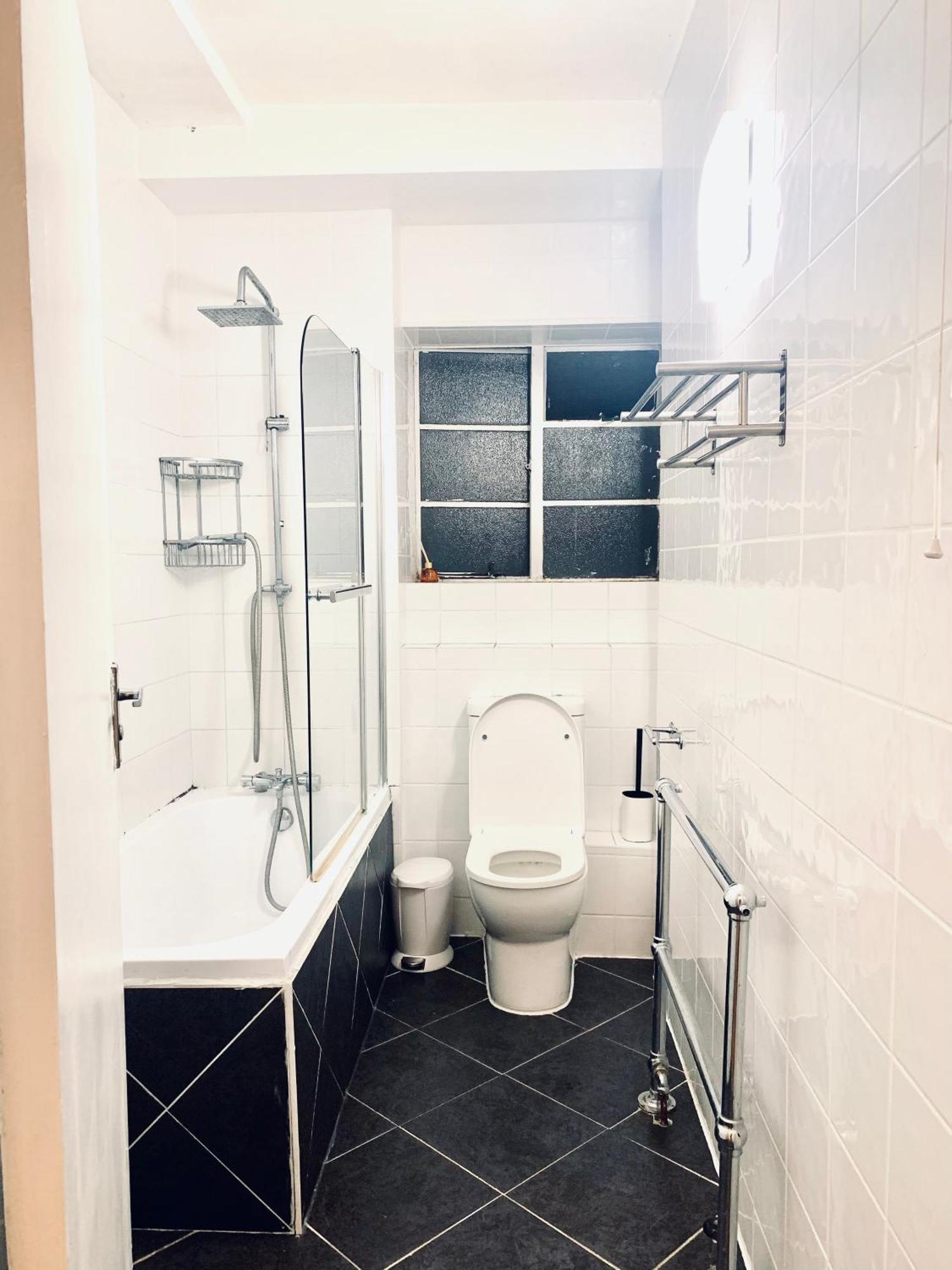 Cosy 2 Bedroom Apartment In Swiss Cottage. Londýn Exteriér fotografie