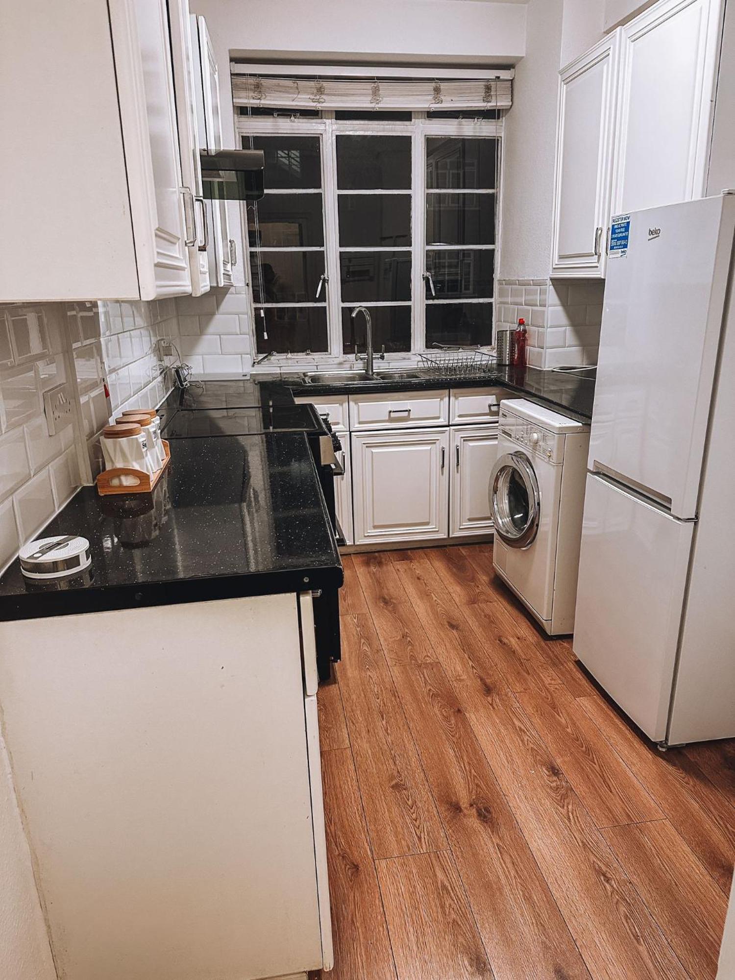 Cosy 2 Bedroom Apartment In Swiss Cottage. Londýn Exteriér fotografie